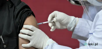 Ilustracja poradnika Johnson szczepionka: skuteczność, bezpieczeństwo, działania niepożądane