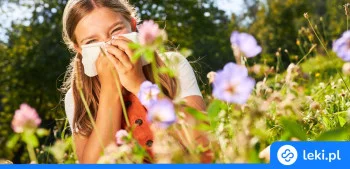 Ilustracja poradnika Jak odróżnić katar alergiczny od zwykłego? Objawy i skuteczne leczenie