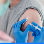 Szczepionka na grypę: rodzaje, objawy po szczepieniu, kiedy się zaszczepić?