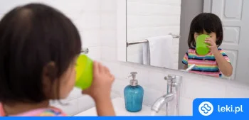 Ilustracja poradnika Jakie jest najlepszy płyn do płukania jamy ustnej u dzieci?