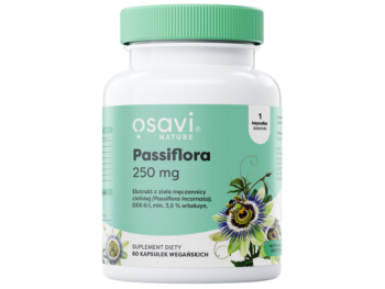 Zdjęcie przedstawia suplement diety OSAVI Nature Passiflora w postaci kapsułek.