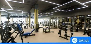 Ilustracja poradnika Kwasy omega-3 a regeneracja mięśni po treningu – co mówią badania?