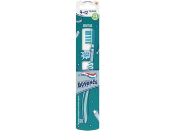 Aquafresh Advance dla dzieci 9-12 lat, szczoteczka